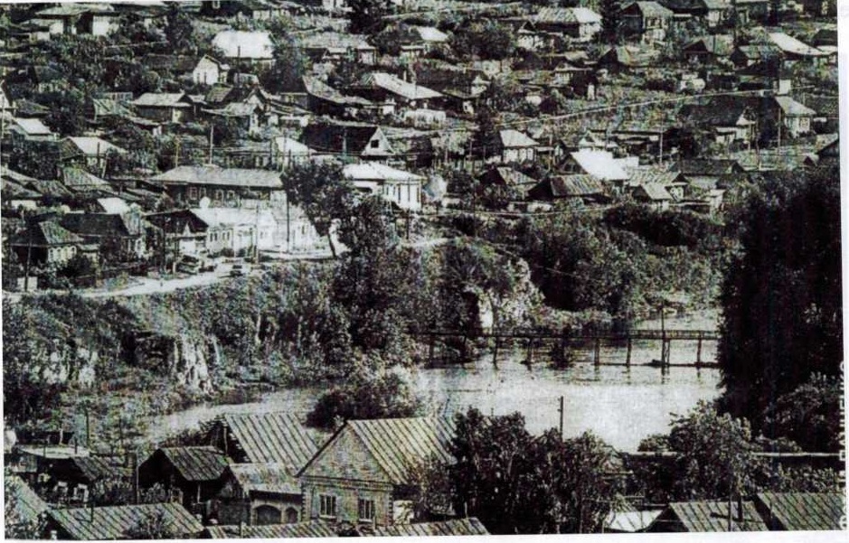 По берегу реки Белой строились в конце 19 века