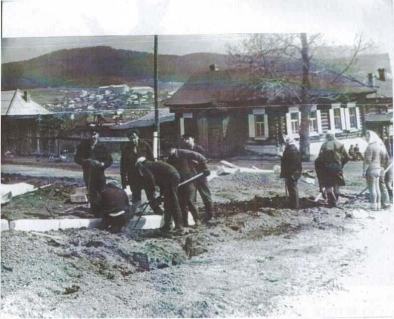 1970г. Строительство дороги проводилось своими силами, фото на ул. 50 лет Октября