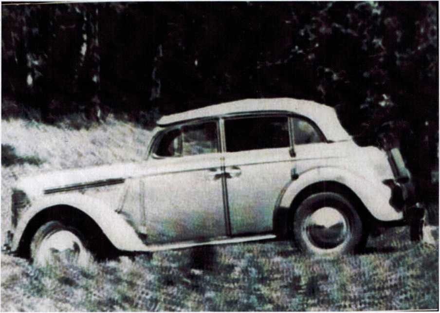 И легковые. Автомобиль «Москвич» с тентом, 1950 год