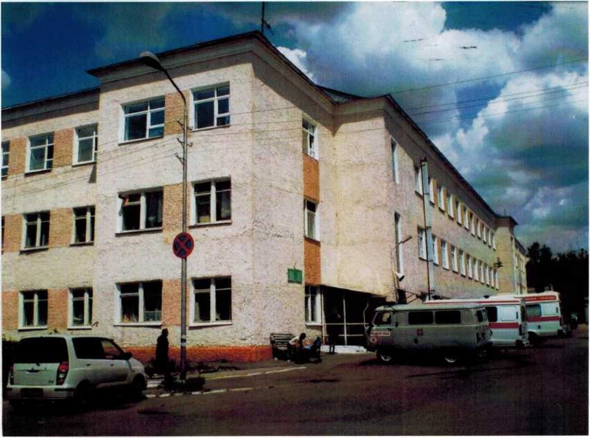 Поликлиника построена в 1936 году по ул. Ленина, 65. Скорая помощь открылась в 1926 году, в здании поликлиники с 1936 года