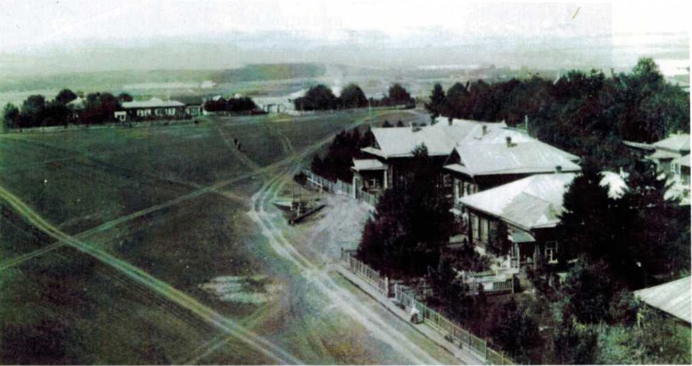 Земская больница 1890-1993гг. Вид с церковной колокольни