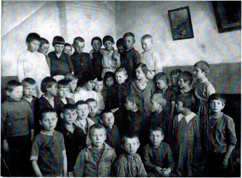 3 класс 1937 г. 9 школа учительница Ольга Павловна Недоспасова