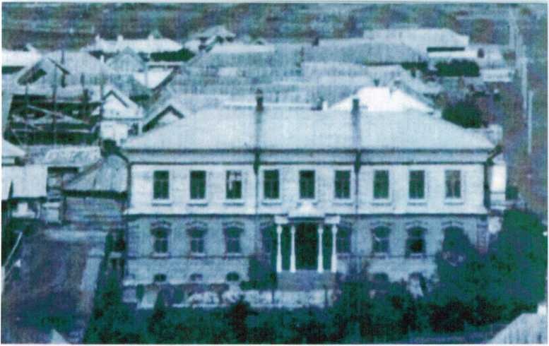 1898 год Женское училище на торговой площади Нижнего селения, с 1917 года- школа № 11 -1-ой ступени.