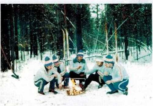 Команда мартеновского цеха на зимнем турслёте, 80-е годы.
