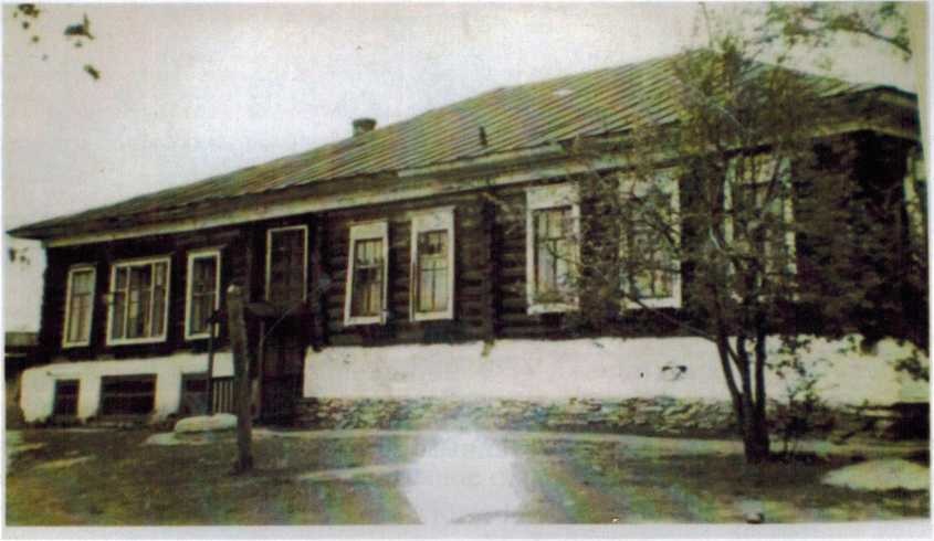 1931г. основан Педтехникум из старшеклассников школы № 8 по ул. Ленинская 21, с 1935 г. в здании Пуховский переулок, 5.