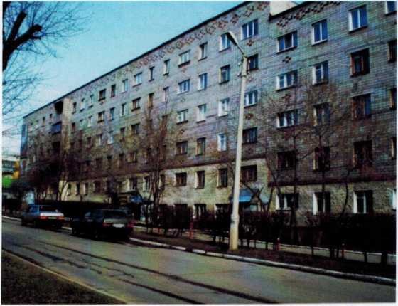 На месте магазинов Сапунова и Недоспасова жилой дом № 37 по ул. Карла Маркса. Построен в 1980 г