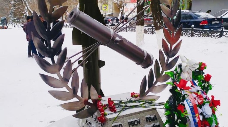 Новая памятная композиция в сквере 40-летия Победы