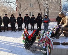 Белорецкие полицейские приняли участие в митинге ко Дню памяти погибших в вооруженном конфликте в Чечне