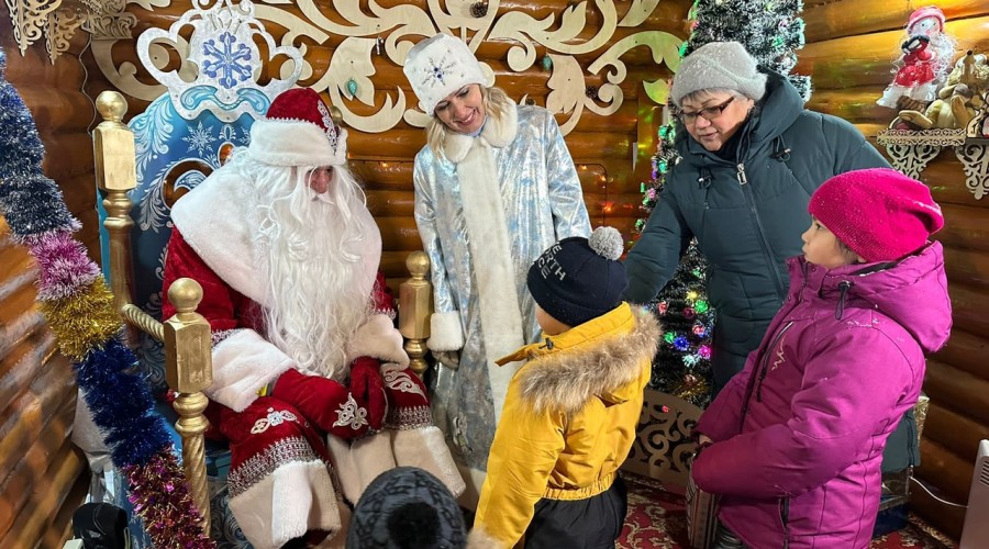 С 27 декабря заработала резиденция Деда Мороза в Белорецке
